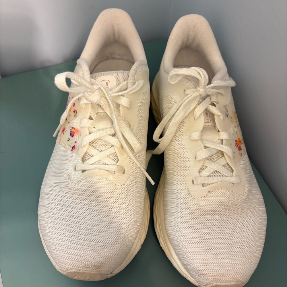 New Balance Fresh Foam Arishi v 4 Women's Floral Cream Sneakers